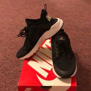 Air Huarache Run Ultra ‘Black’